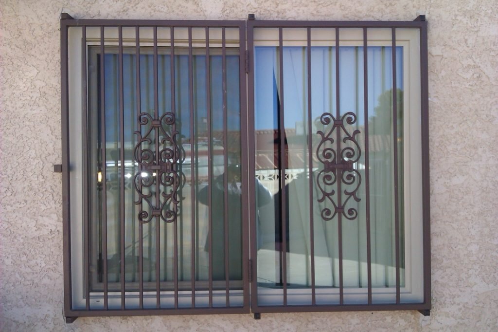 Iron Windows - Image 4