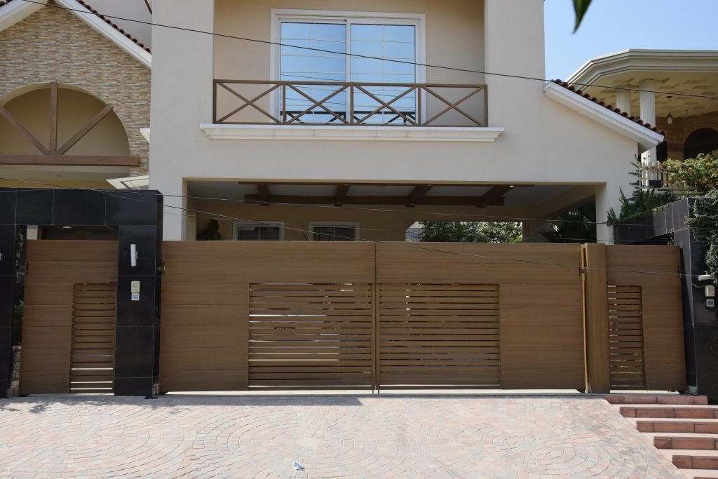 Iron Gates - Image 13