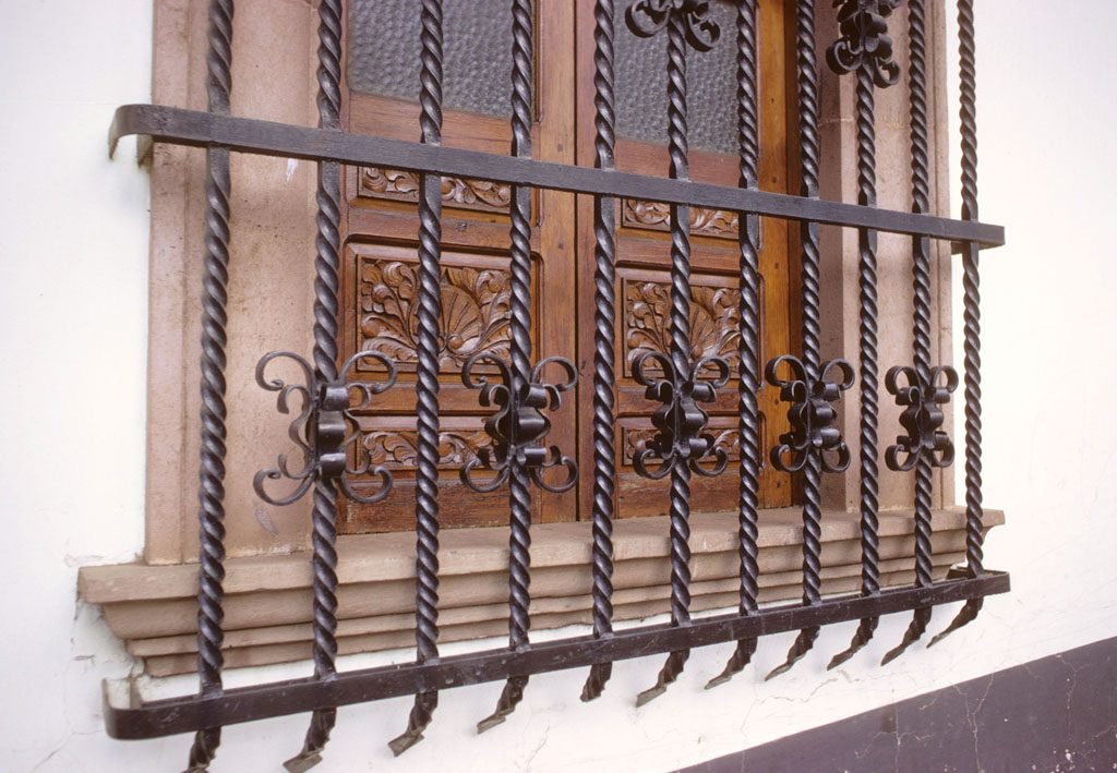 Iron Windows - Image 6